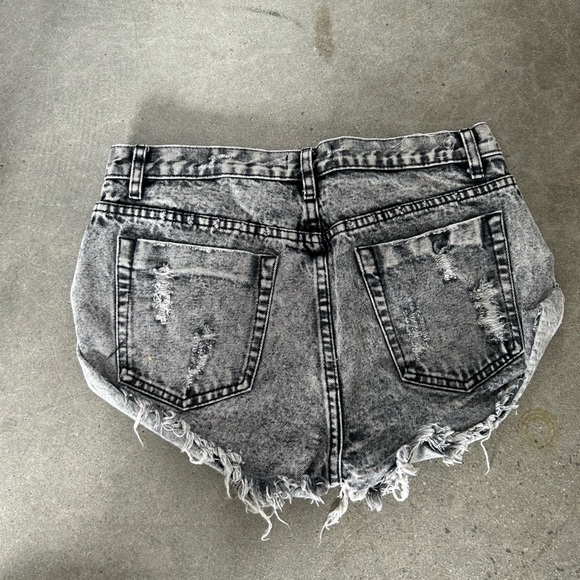 Acid wash denim shorts - Picture 2 of 2